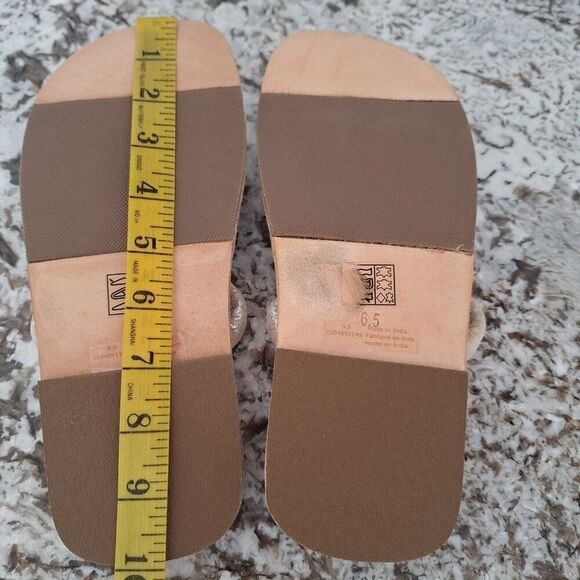 Free People  Leather  silver Sandals size 6.5 - Picture 7 of 7